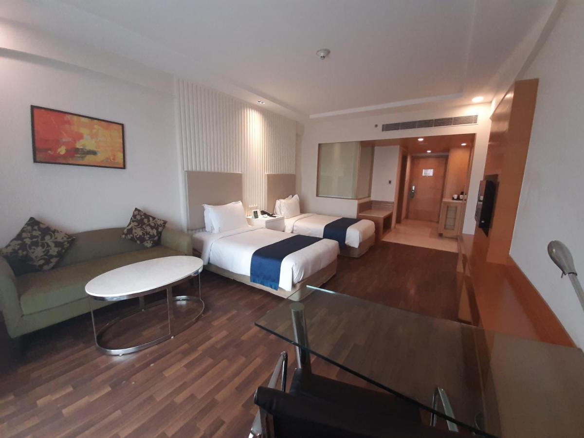 Holiday Inn Amritsar Ranjit Avenue By Ihg Екстериор снимка